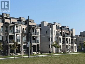 15B Lookout Dr in Clarington, ON - Building Photo - Building Photo