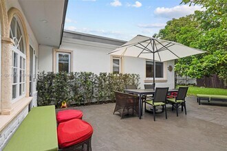 6921 Trouville Esplanade in Miami Beach, FL - Building Photo - Building Photo