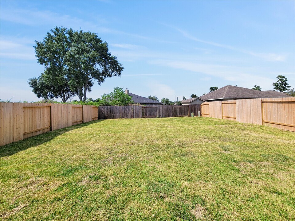 273 Douglas Hls Dr in Magnolia, TX - Building Photo