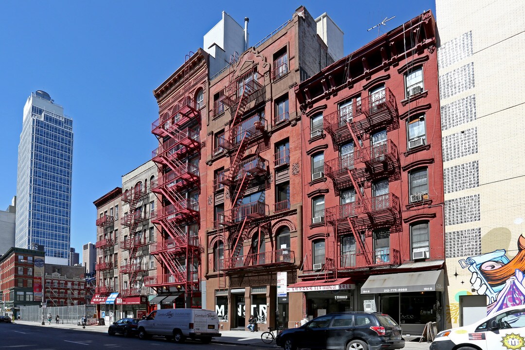 182 Lafayette St in New York, NY - Building Photo