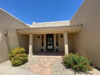 1166 Golf Club Rd in Las Cruces, NM - Foto de edificio - Building Photo