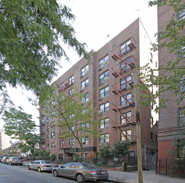 41-12 Elbertson St in Flushing, NY - Building Photo - Building Photo