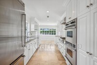 2820 Lighthouse Ln in Corona Del Mar, CA - Building Photo - Building Photo