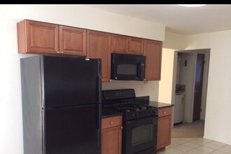 1506 Edison Glen Terrace, Unit 1506 in Edison, NJ - Building Photo - Building Photo