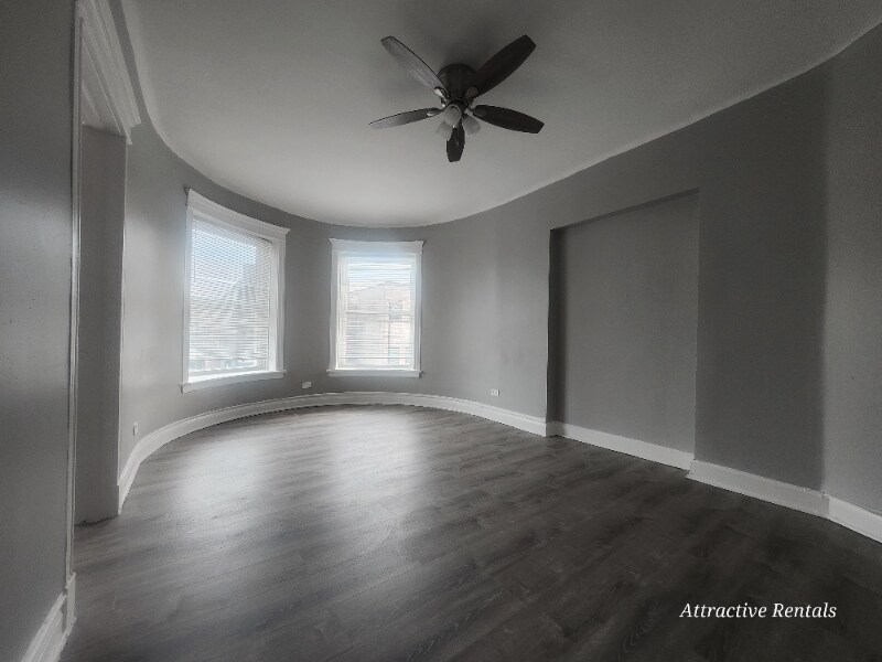 3654 S Indiana Ave in Chicago, IL - Building Photo