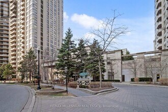 25-425 Kingsbridge Garden Cir in Mississauga, ON - Building Photo - Building Photo