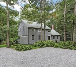 1008 Middle Line Hwy in Sag Harbor, NY - Building Photo - Building Photo