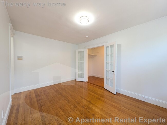 172 Maple St, Unit #303 in Malden, MA - Foto de edificio - Building Photo