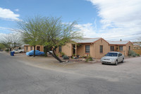 Las Casitas Apartments in Tucson, AZ - Foto de edificio - Building Photo