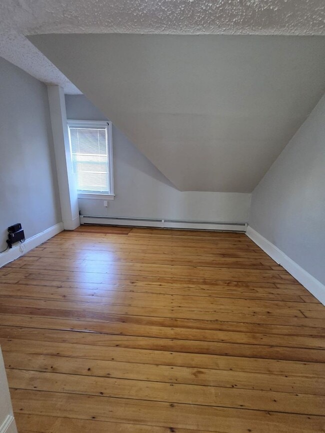 15 Woodbine St in Providence, RI - Building Photo - Building Photo