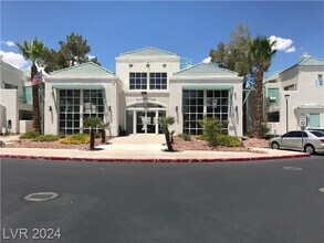 7100 W Pirates Cove Rd in Las Vegas, NV - Building Photo - Building Photo