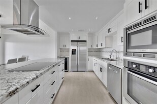 2001 Holcombe Blvd in Houston, TX - Building Photo