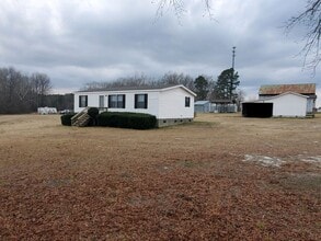 118 Foster Rd in Henderson, NC - Building Photo - Building Photo