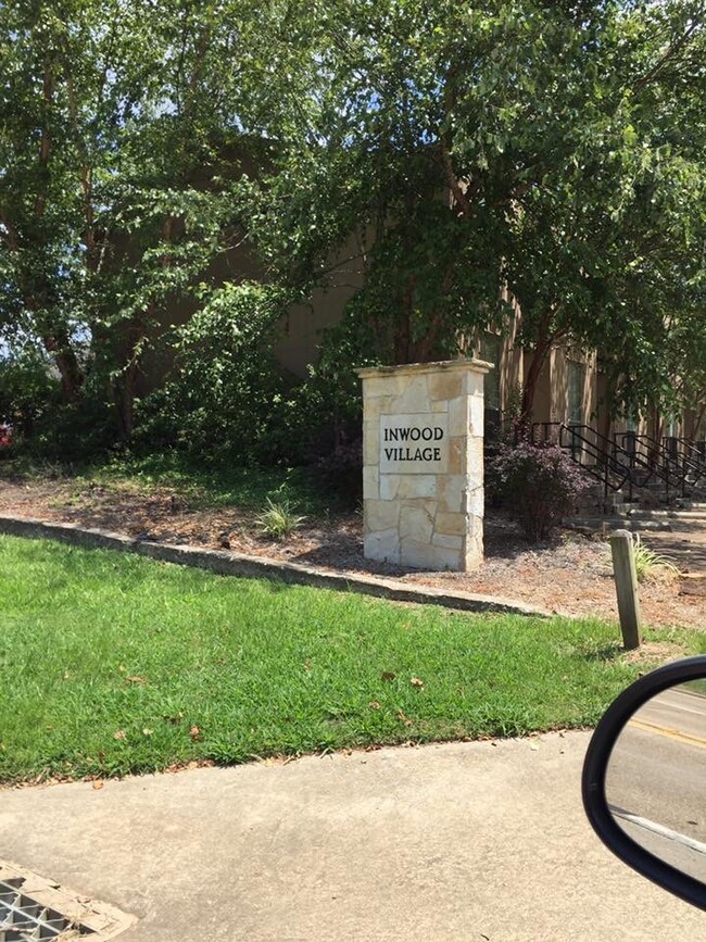 property at 409 W Alabama Ave