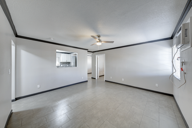 1306 Stewart Ave in Las Vegas, NV - Building Photo - Building Photo