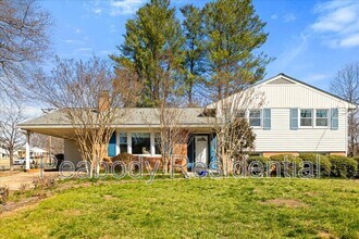 8016 Gosport Ln in Springfield, VA - Building Photo - Building Photo