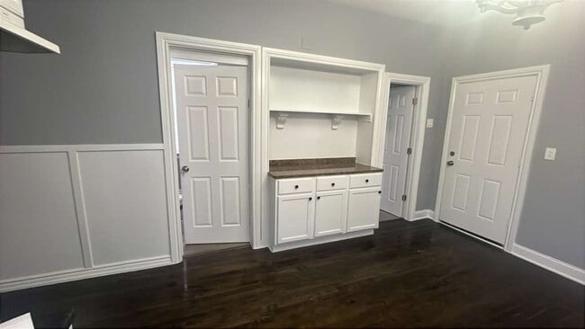 2311 S Central Ave, Unit 1 in Cicero, IL - Building Photo - Building Photo