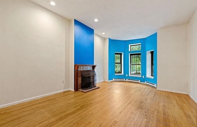 property at 231 W Newton St