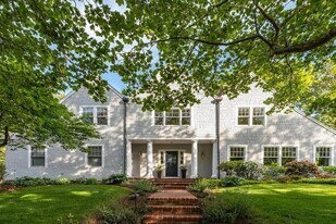 6 Hampton Rd in Lexington, MA - Building Photo