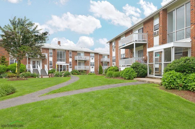 Parkview in Naugatuck, CT - Building Photo - Building Photo