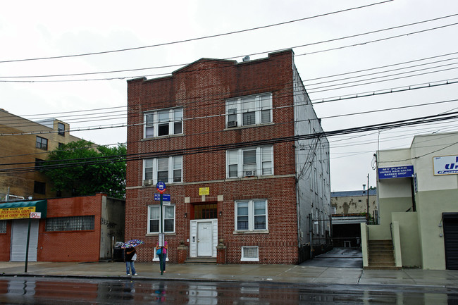 963 E Gun Hill Rd in Bronx, NY - Building Photo - Building Photo