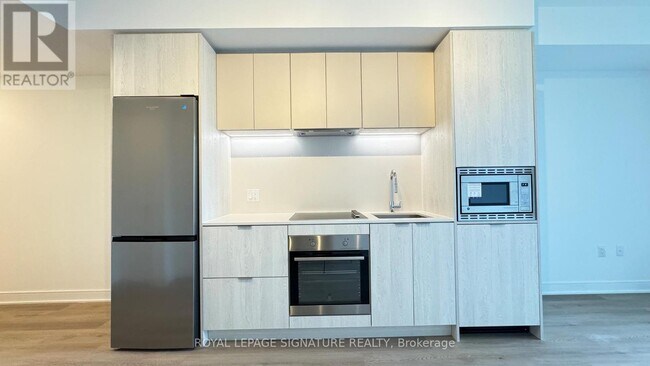 property at 86 Dundas St E