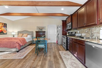 7227 Fallbrook Ave in Los Angeles, CA - Building Photo - Building Photo