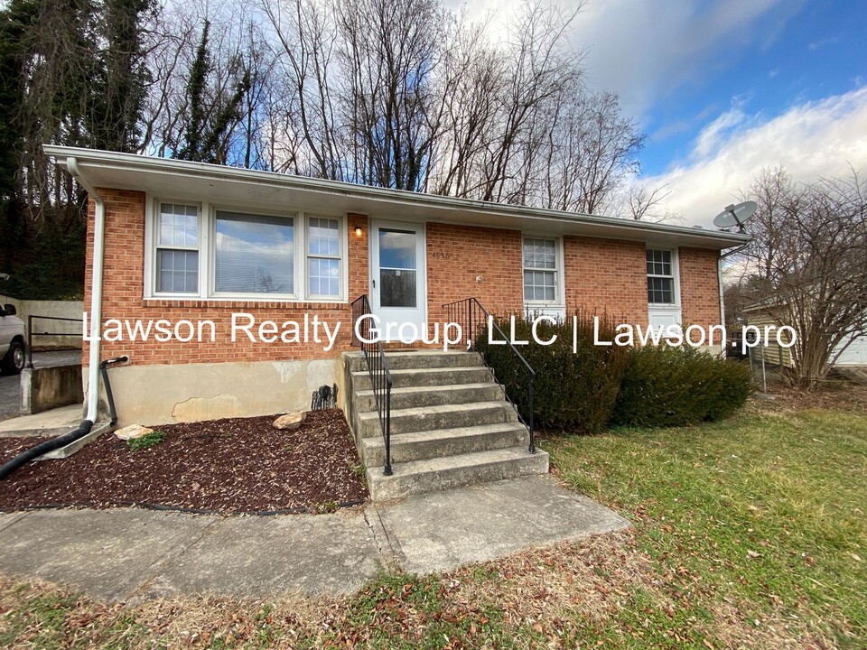 4656 Trevino Cir NE in Roanoke, VA - Building Photo