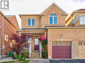88 Maddybeth Crescent in Brampton, ON - Building Photo