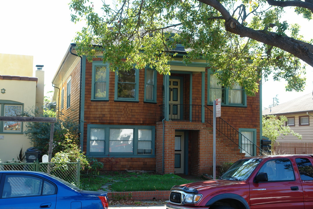 2225 Spaulding Ave in Berkeley, CA - Building Photo