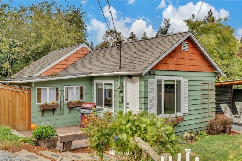 15015 43rd Pl S in Tukwila, WA - Building Photo