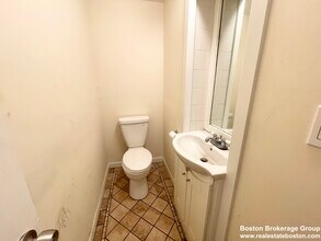 1 Folsom Ave, Unit 1 in Boston, MA - Building Photo - Building Photo