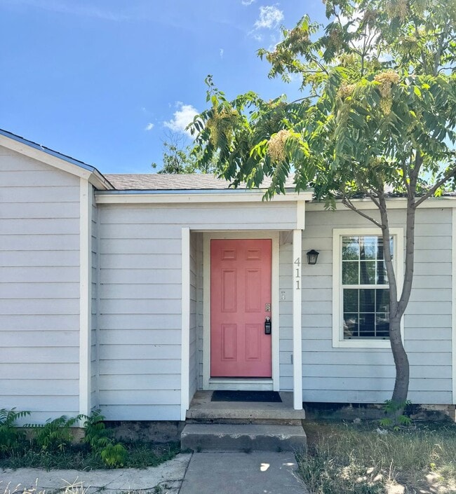property at 411 S Parkway St