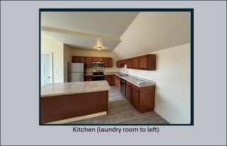 201 5th St, Unit B in Calumet, MI - Building Photo