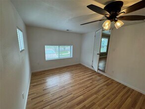 2318 Fenwick Dr in Dallas, TX - Building Photo - Building Photo