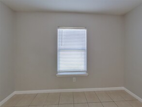 1003 Marigold Rd in Baytown, TX - Building Photo - Building Photo