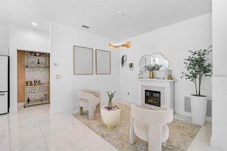 4146 Westbourne Cir in Sarasota, FL - Building Photo - Building Photo