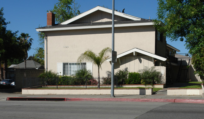 Los Robles Apartments in Pasadena, CA - Building Photo - Building Photo