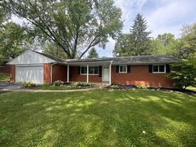 4184 Sugarcreek Dr in Bellbrook, OH - Building Photo