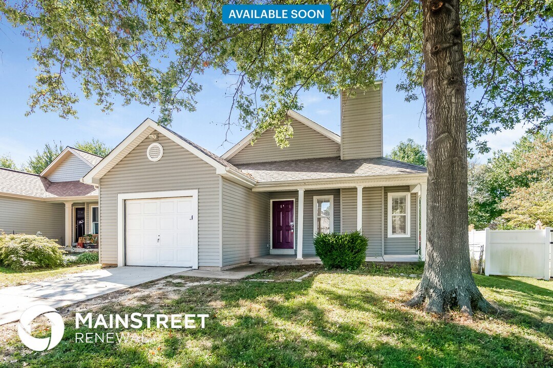 1007 Cobbler Ln in St. Peters, MO - Building Photo