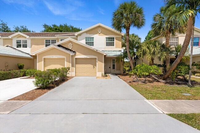 6289 Crescent Lake Way in Greenacres, FL - Building Photo - Building Photo