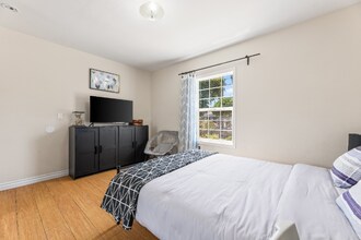 7452 Jamieson Ave in Los Angeles, CA - Building Photo - Building Photo