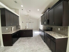 1854 Beth Ct in Port Orange, FL - Building Photo - Building Photo