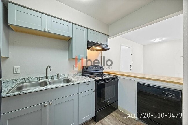 9885 W 21st Ave in Lakewood, CO - Building Photo - Building Photo