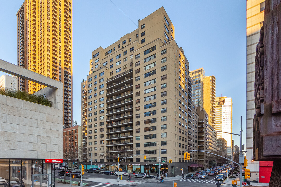 The 3 Lincoln Center in New York, NY - Foto de edificio