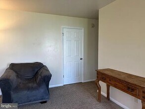 1950 Weaver St, Unit 1950 in State College, PA - Foto de edificio - Building Photo