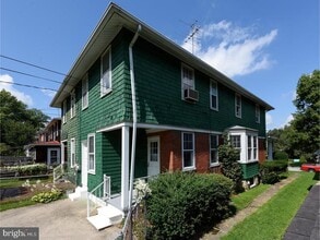 1132 Stirling St in Coatesville, PA - Building Photo - Building Photo