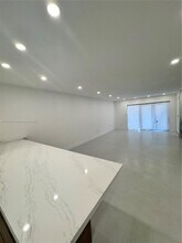 2221 NE 123rd St in North Miami, FL - Building Photo - Building Photo