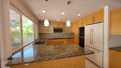 6155 Syracuse Ln in San Diego, CA - Building Photo - Building Photo