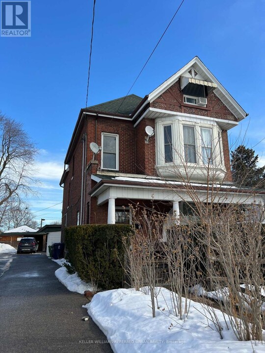 225 Rosemount Ave in Toronto, ON - Building Photo